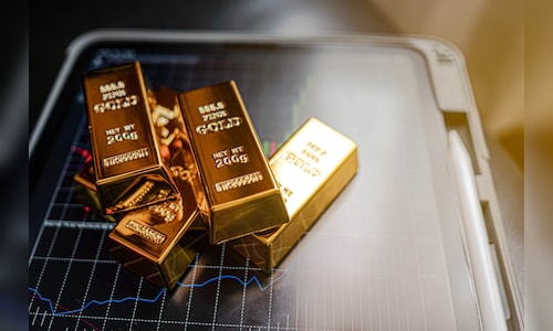 Gold recovers some losses as weak US data spur rate-cut bets