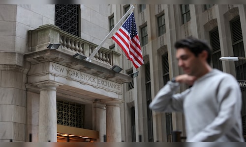 Dow Jones falls 300 points as emerging credit crisis sours investor sentiment