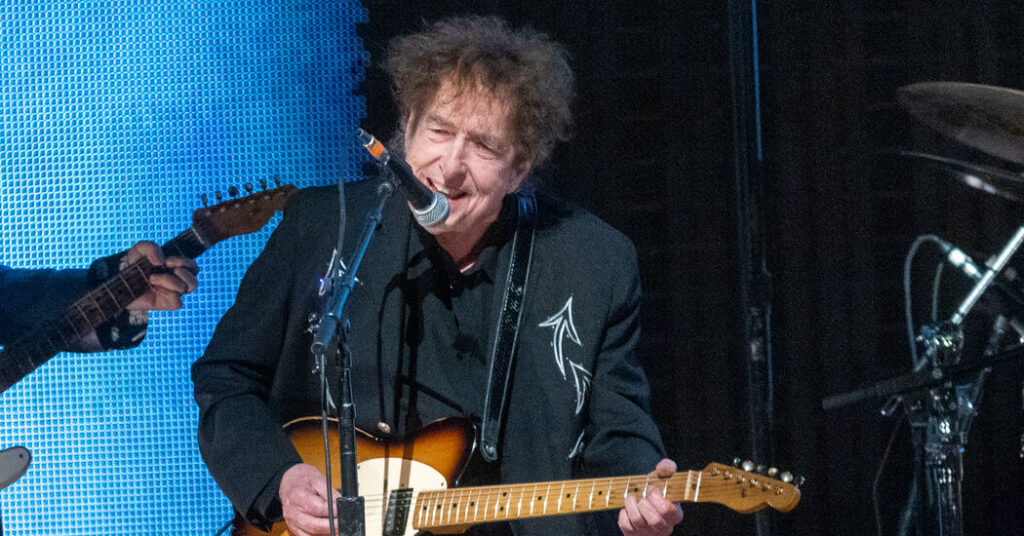 Did Bob Dylan Help Announce an Album From MGK?
