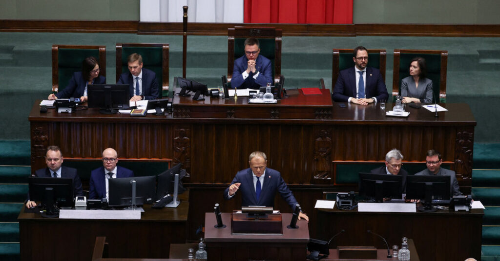 Tusk Government Wins Confidence Vote in Poland