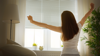 5 best morning hacks that don’t require us to wake up early