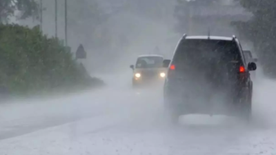Thunderstorms, duststorms sweep through Delhi-NCR bringing relief from heat | India News
