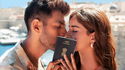 Rumoured ex-lovers Ananya Panday and Kartik Aaryan reunite for an onscreen love story; netizens say, ‘chemistry is chemistrying’ – PIC inside | Hindi Movie News