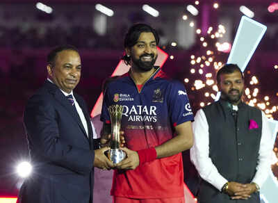 Hardik Pandya in tears as brother Krunal Pandya lifts IPL trophy with RCB | Cricket News