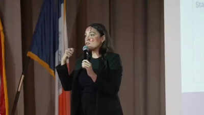 Trump vs Musk: Representative AOC takes humorous jab, says ‘girls are fighting’