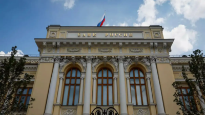 Russia cuts interest rate by 100 bps from 20-year high; warns tight policy will stay