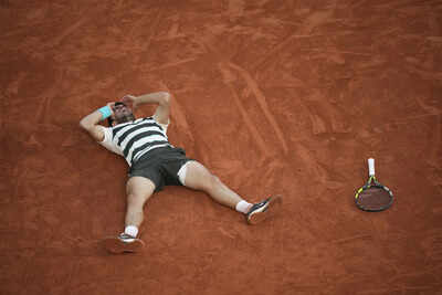 French Open: Carlos Alcaraz channels his three C’s to top Jannik Sinner in a Roland Garros classic; wins fifth major title | Tennis News
