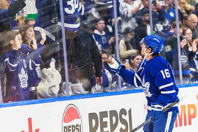 Toronto Maple Leafs fan Cal finds heartwarming support from NHL community after injury | NHL News