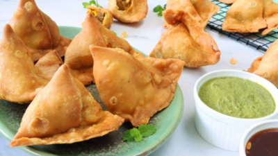 RTIs filed over samosas & grooms, Bombay HC irked by misuse | Mumbai News
