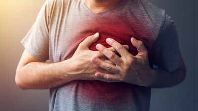 5 warning signs of a heart attack (and the 2 diets that can mitigate the risks) |