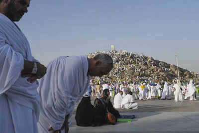 Saudi Arabia: No Umrah visa without approved hotel booking, what pilgrims must Know | World News
