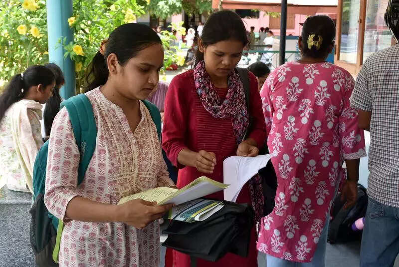 End intermediate studies in colleges, Jharkhand education dept to all district authorities, ET Education