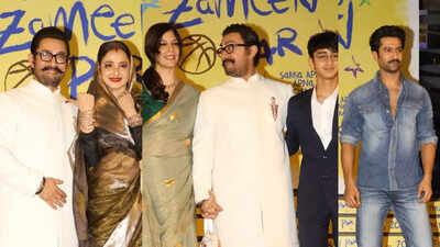 Aamir Khan, Gauri Spratt pose hand-in-hand with Azad Rao at ‘Sitaare Zameen Par’ screening; Rekha, Vicky Kaushal and other celebs attend – PICS inside | Hindi Movie News