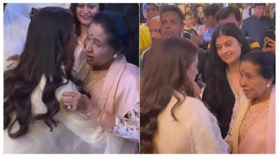 Juhi Chawla touches Asha Bhosle’s feet at the star-studded screening of Aamir Khan’s ‘Sitaare Zameen Par’ |