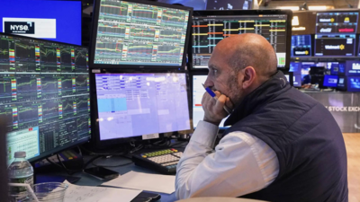 US market today: Stocks drift after Juneteenth break as investors weigh risks, oil swings, tariffs, inflation keep Wall Street cautious