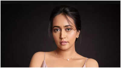 ‘Panchayat’ actress Sanvikaa shares cryptic note on lack of respect and equality for an outsider: ‘Wish I was an insider’ | Hindi Movie News