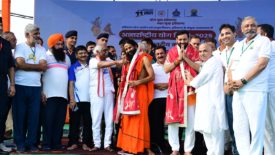 Brahma Sarovar lights up on Intl. Yoga Day: Baba Ramdev hosts large scale Yoga session