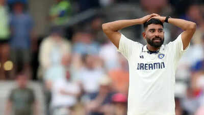 IND vs ENG: DSP Mohammed Siraj turns detective! He grabs England batter’s bat and inspects it during Headingley Test – WATCH | Cricket News
