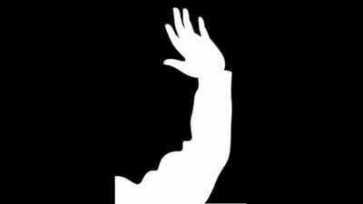 Optical Illusion personality test: Hand or man? What you see first shows if you are a deep thinker or problem-solver |