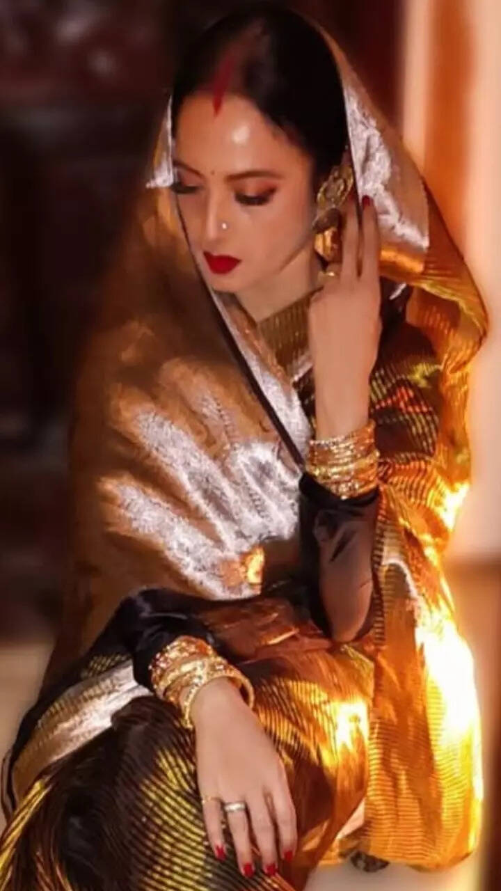 Saree queen Rekha shines in Kora gold Banarasi