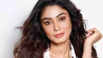 Bigg Boss fame Sana Makbul shares health update amid liver cirrhosis diagnosis; says, “Feeling better..” |