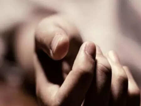 Teachers rally in defence of HoD removed over doctor’s suicide, ET Education