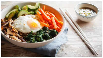 Why is it important to eat veggies first during a meal? A scientist weighs in |