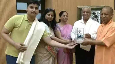 UP: Family members of Axiom Mission 4 pilot Shubhanshu Shukla meet CM Yogi in Lucknow | India News