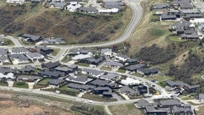 Optical illusion:Only the sharpest eyes can find the plane in this tricky image |