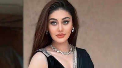 Shefali Jariwala Death News: Bigg Boss 13 Fame Shefali Jariwala passes away due to cardiac arrest at the age of 42 |