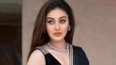 Police and forensics visit Shefali Jariwala’s home after her sudden demise; Postmortem report awaited | Hindi Movie News