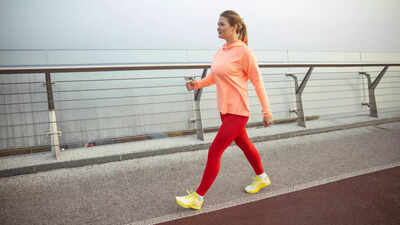 5 simple tips to upgrade a daily stroll into “power walking” that can burn more calories |