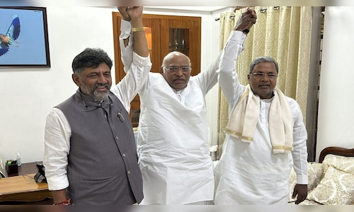 Surjewala to meet Karnataka Congress MLAs amid dissent, cabinet reshuffle buzz