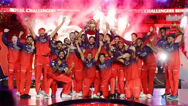 RCB Victory Parade Live Updates: RCB depart Ahmedabad, set to arrive in Bengaluru soon for victory parade