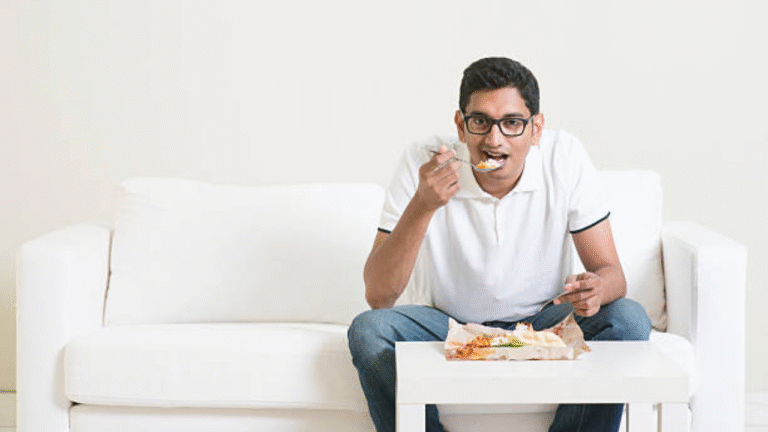 Dinner at 7 or 9? The right time to eat for weight loss benefits