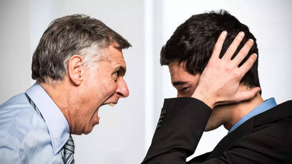 5 ways to deal with a difficult boss without losing your sanity