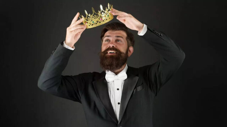 5 classic signs of a narcissist– How to spot them and what to do