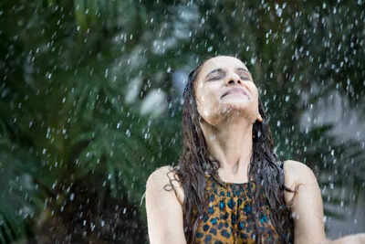 Soaked in the rain? 5 smart hacks to dry wet clothes fast (while you are still wearing them)
