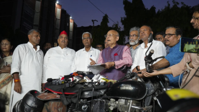 Bihar electoral revision row: Opposition meets EC; dubs the exercise as ‘votebandi’ | India News