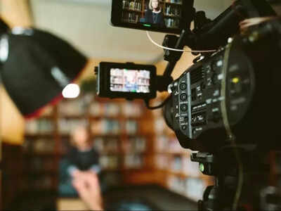 BA English vs BA Journalism: Which degree leads to better career options?