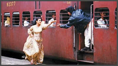 Grammy Award-winning musician Ricky Kej questions Shah Rukh Khan-Kajol’s DDLJ’s iconic scene, netizens defend it with facts: ‘Romance in holding his hand and getting on to train has…’ |