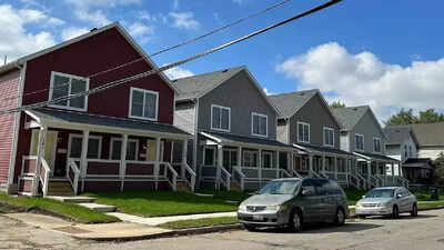 Housing squeeze: 30-year US mortgage rate rises to 6.72%; 5-week easing streak ends as borrowing costs inch up