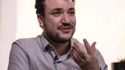 Pay or apologize: Mahmoud Khalil seeks  million from Trump administration, will share money with…