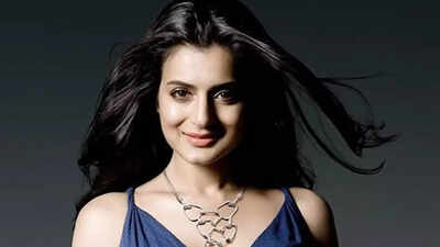 Ameesha Patel: Meet the actress who faced 20 flops after a dream debut; fought a legal battle against her own father, but her smile tells a different story – Read here |