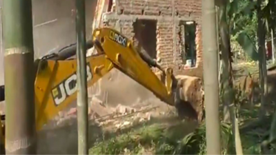 Violence erupts during Assam forest eviction drive: 1 killed in firing, several injured as settlers clash with police-forest teams | Guwahati News