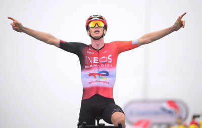 Ineos driver hits spectator while chasing Thymen Arensman up the Col de Peyresourde | International Sports News