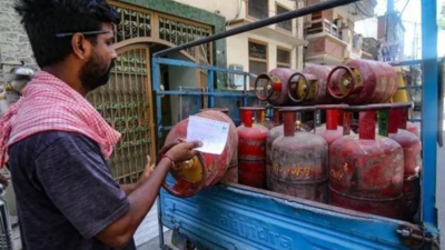 PNGRB price order: Regulator tells CGD firms to charge one PNG rate; warns against misuse of subsidised gas