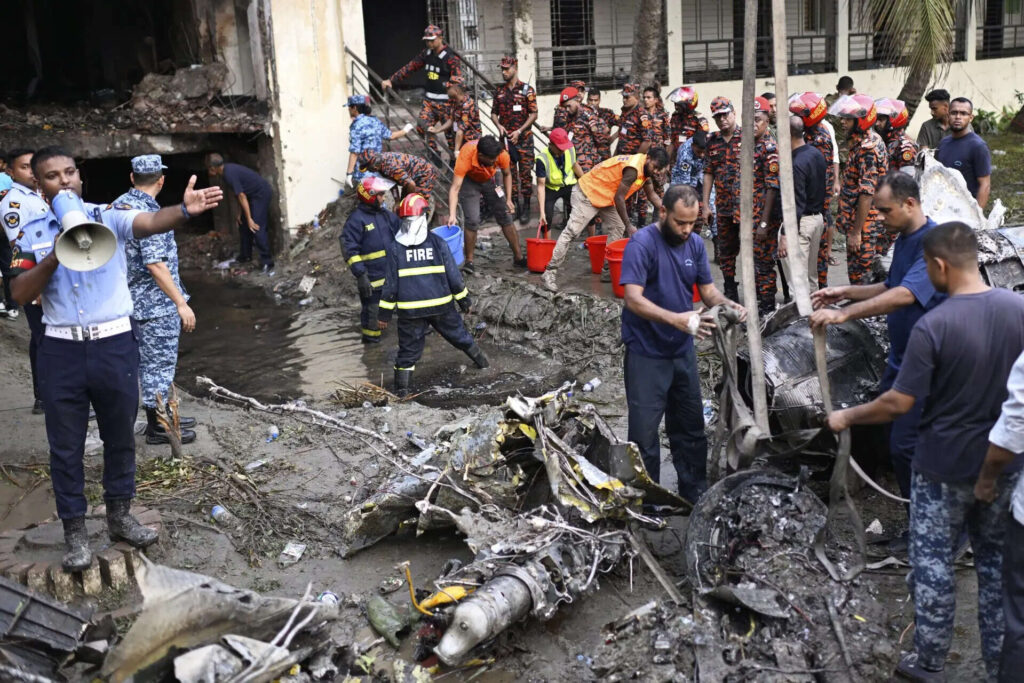 A Bangladesh Air Force training jet crashes into a Dhaka school, killing at least 19ETEducation