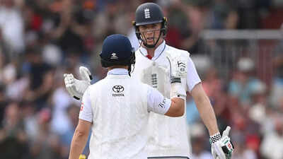 IND vs ENG 4th Test: Wayward Indian bowling allows England to fester; reach 225/2 at stumps | Cricket News