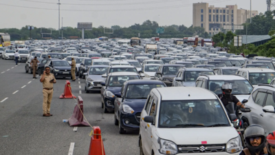 Delhi’s vehicles equal that of Mumbai, Kolkata, Chennai | India News